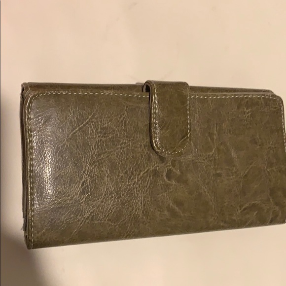 Mango Wallet - Picture 4 of 5